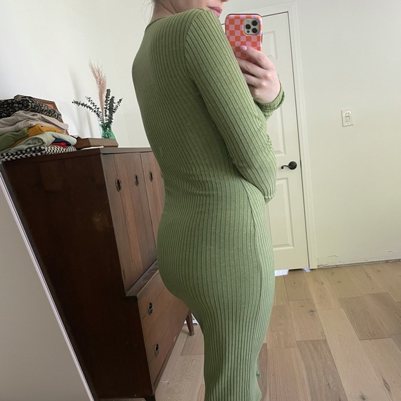 Dress - Picture 3 of 7